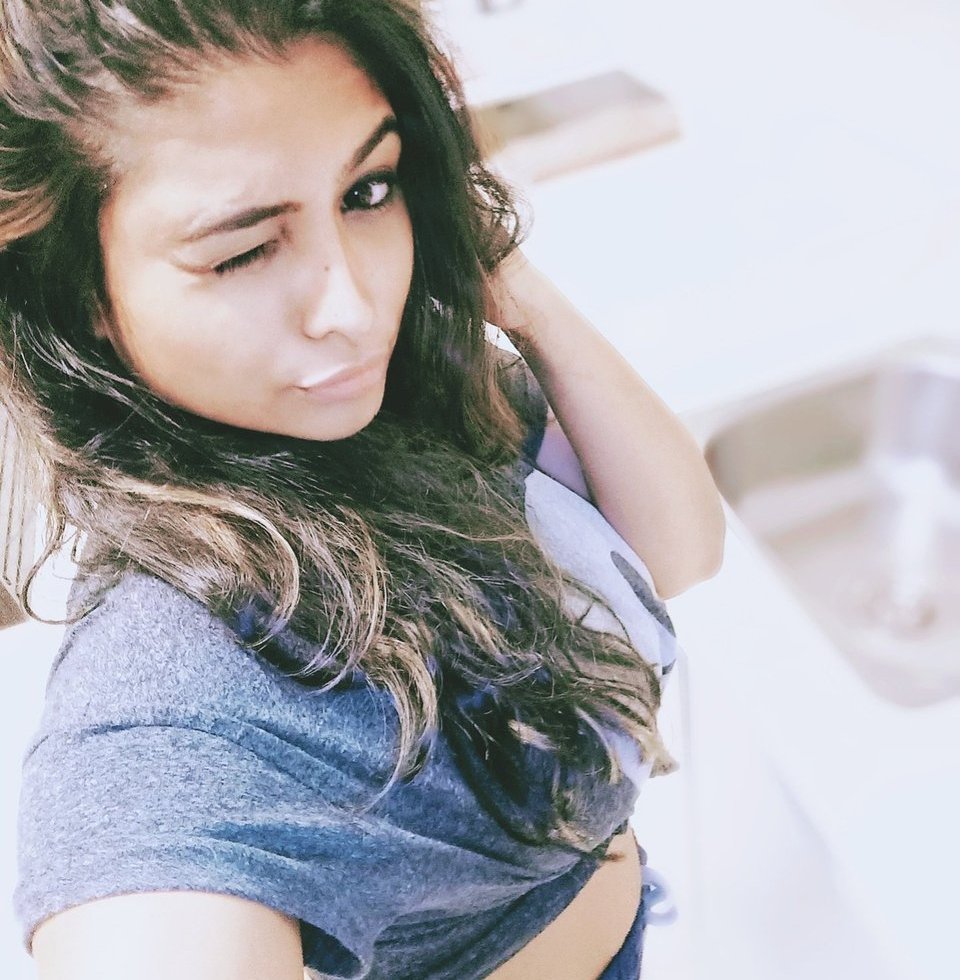 vjmaheswari-Zee Tamil-anchor-sexy-hot-selfie-stills