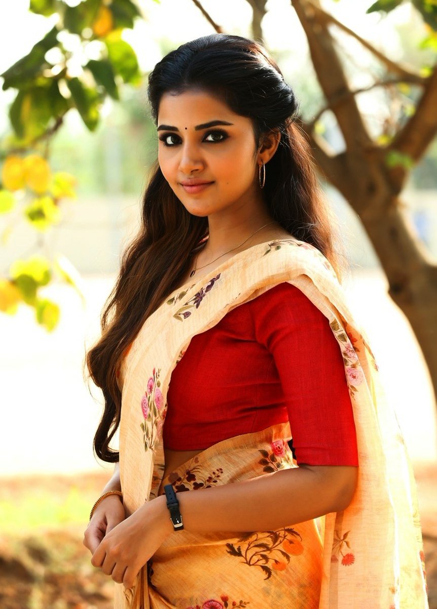 Cute Hot Mallu Actress Anupama Parameswaran Photo Gallery